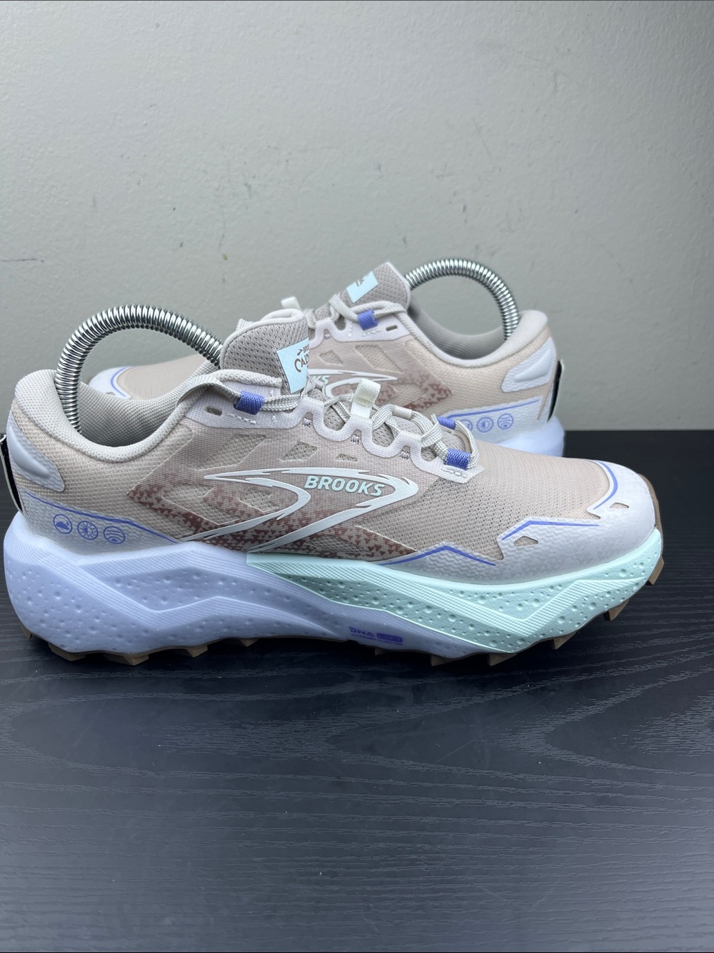 Brooks Caldera 7 Trail Running Shoes Beige Mint Blue Women's Size 8.5 - Picture 6 of 13